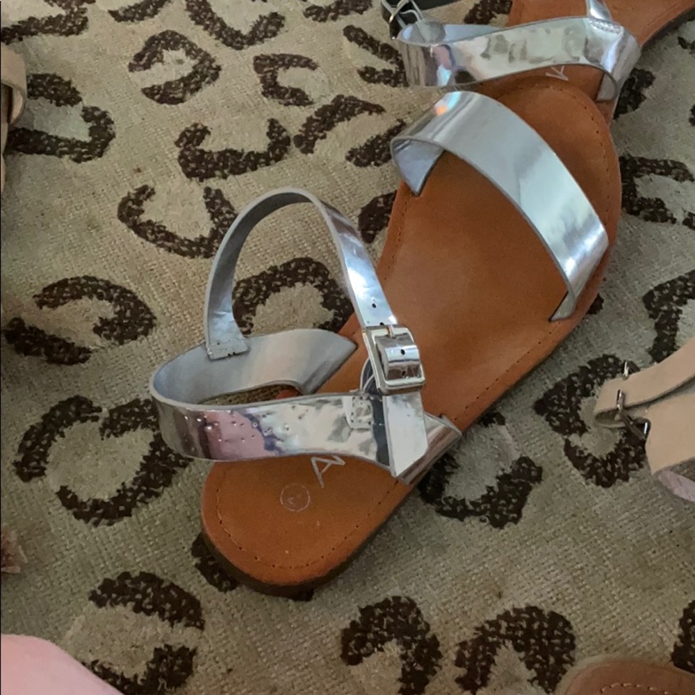 SANDALS - Picture 4 of 6